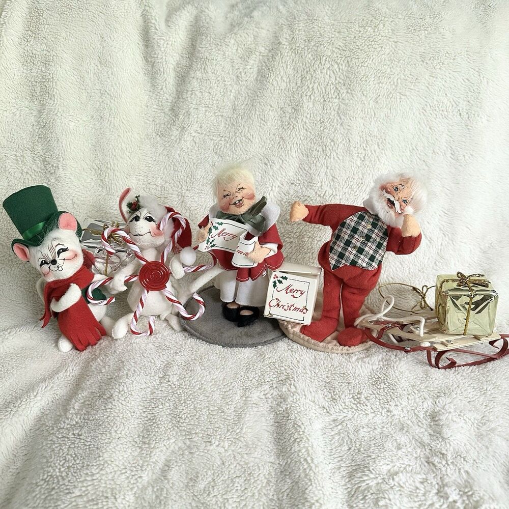 Annalee Mobilitee Lot Of 4 Christmas Decor Dolls Santa Mouse Present Holiday